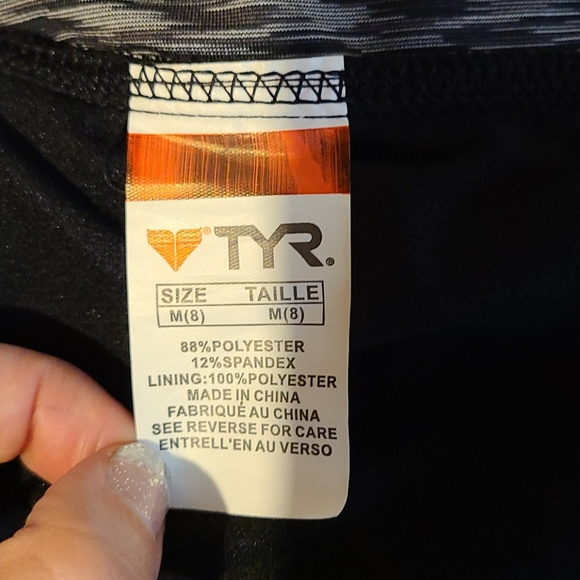 TYR swim bottoms size m - Picture 3 of 3